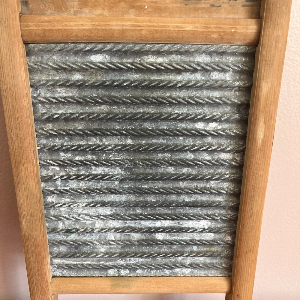 Vintage Scanty Handy Wooden Washboard with Metal Scrubbing Surface for Lingerie - Picture 5 of 9